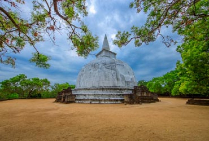Kiri Viharaya | Gateway to East